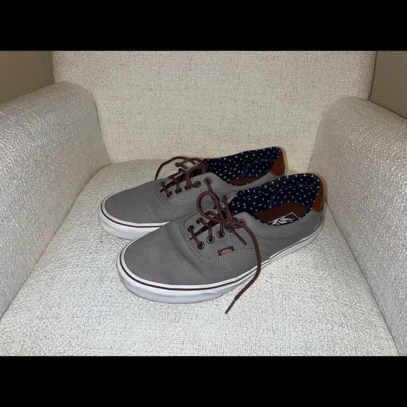 Barely worn Vans - Picture 2 of 2